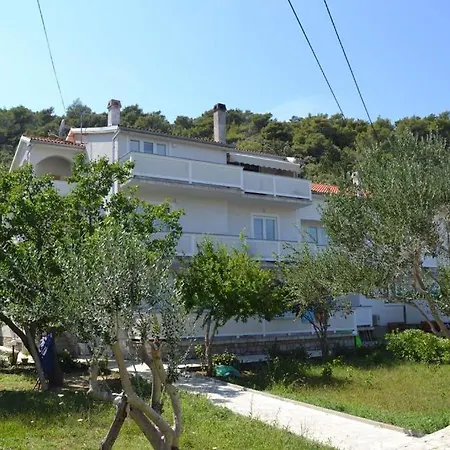 Rooms Marijana 3* Kampor