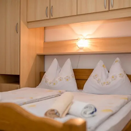 Guest house Rooms Marijana 3*