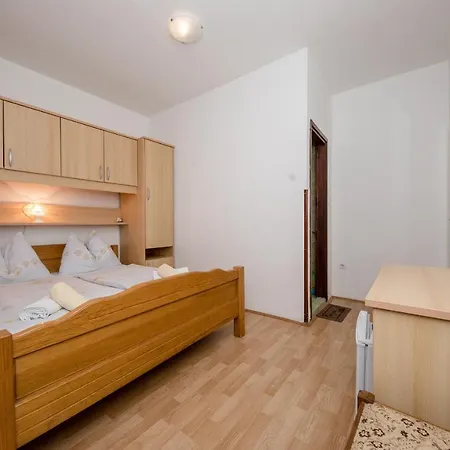 Rooms Marijana Guest house Kampor