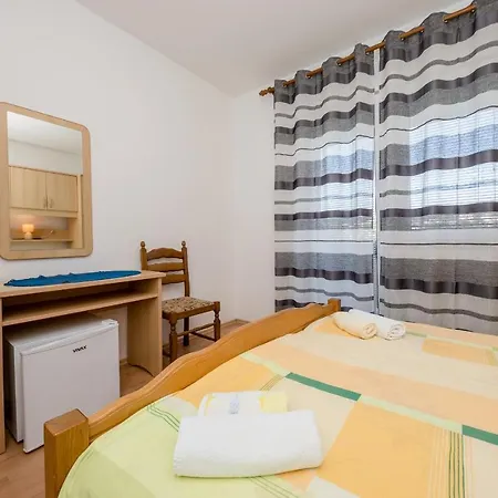 Rooms Marijana Guest house Kampor