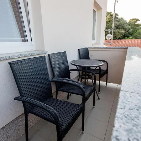 Rooms Marijana 3*